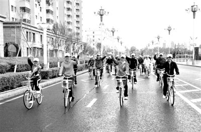 黑河市民自發(fā)愛(ài)護(hù)自行車